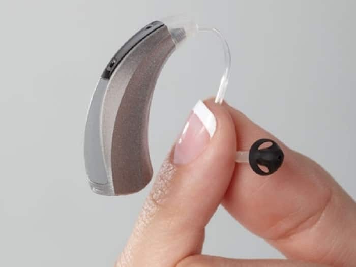 Comment changer la pile d’un appareil auditif ?