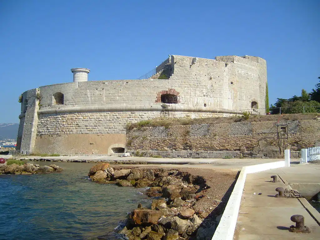 Voyage sur mesure : découvrir Toulon à travers ses monuments