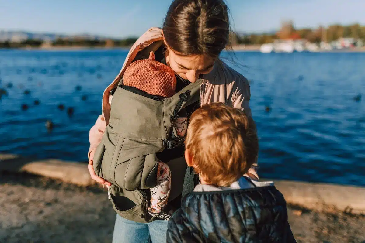 Les points forts et les points faibles des porte-bébés : une analyse approfondie